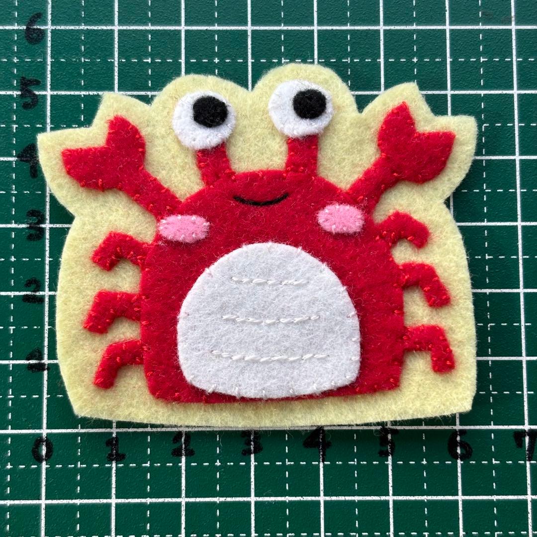 ハンドメイド フェルト ワッペン カニ な様