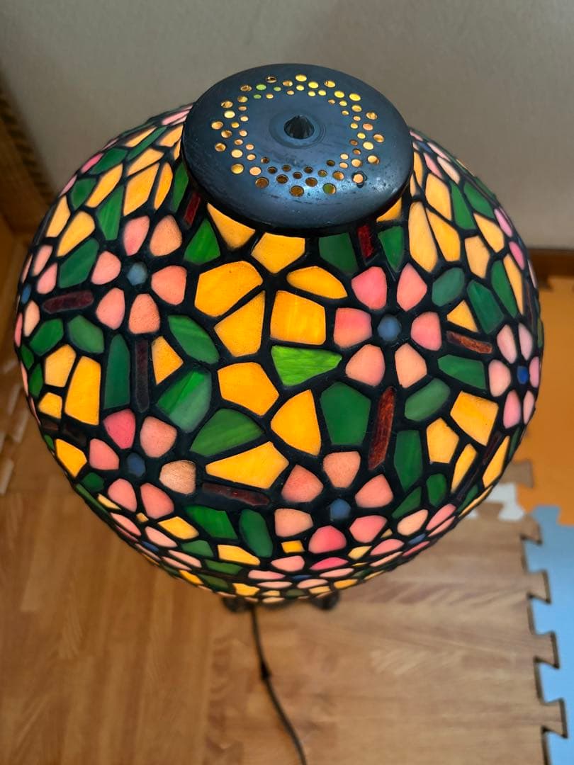 ステンドグラスランプ 女性像デザイン