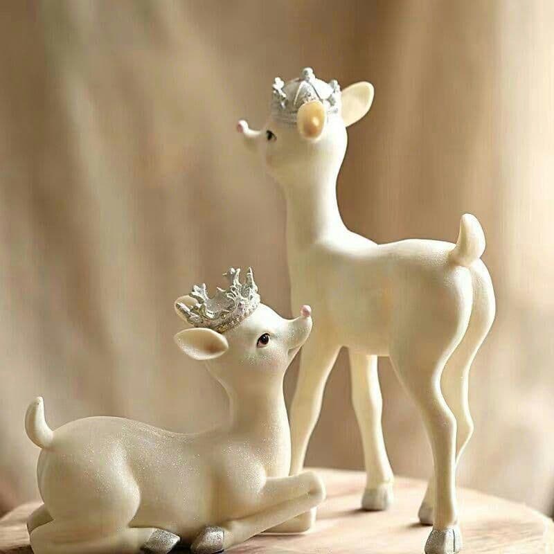バレンタインデーの贈り物のヨーロッパ式の白色のカップルの小鹿の置物樹脂の装飾品の