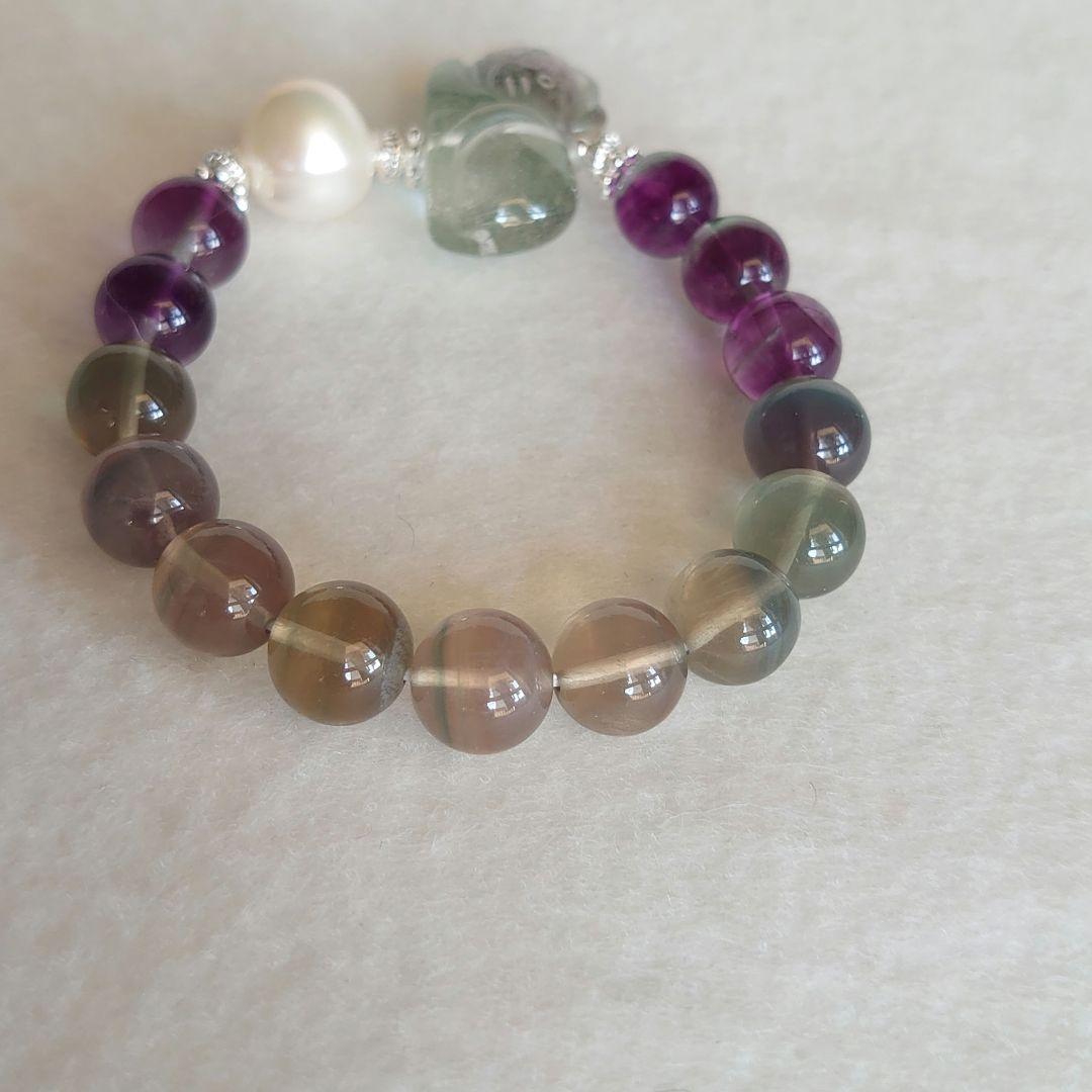 ガーデンクォーツネコ、フローライト、淡水パール天然石ブレス　素敵な逸品