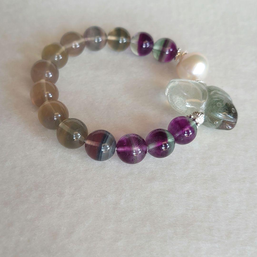 ガーデンクォーツネコ、フローライト、淡水パール天然石ブレス　素敵な逸品