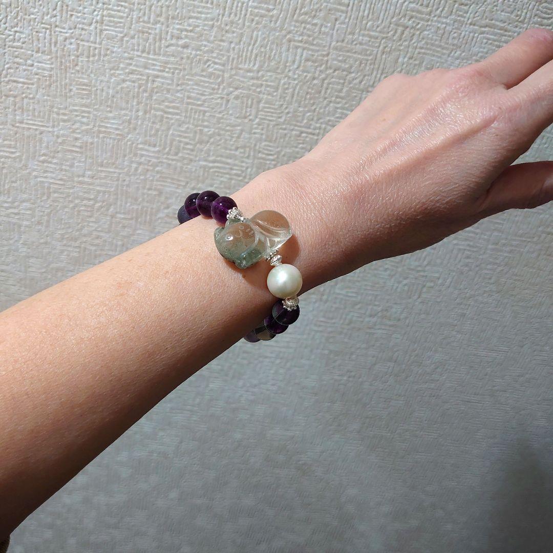 ガーデンクォーツネコ、フローライト、淡水パール天然石ブレス　素敵な逸品