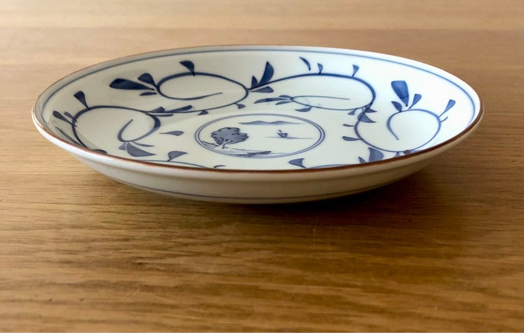 値下げ【未使用】波佐見焼 洸琳窯 染付 山水唐草 皿 18cm 和皿