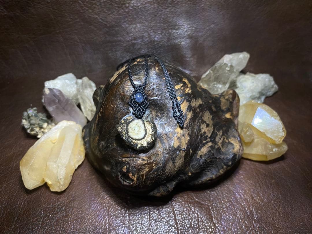 ブラックソーラークォーツ&タンザナイト　マイクロマクラメネックレス