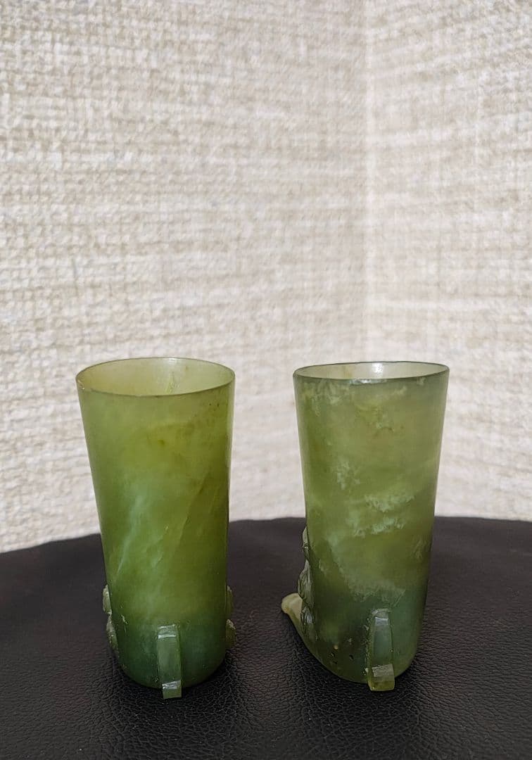 天然石彫刻　緑玉石 筆筒 2個セット　置物 古美術品