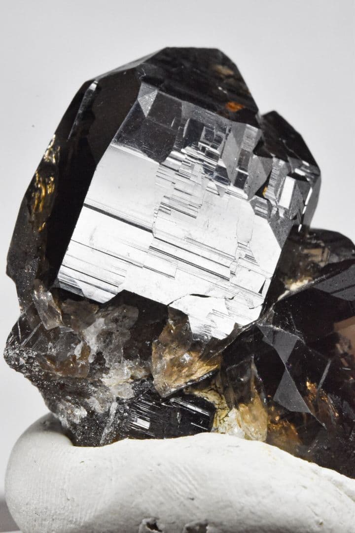 ★ガウリシャンカール産 モリオングインデル