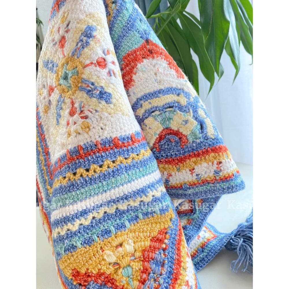 Azerbaijanモチーフ かぎ針 編み マルチカバー ひざかけ こたつカバー