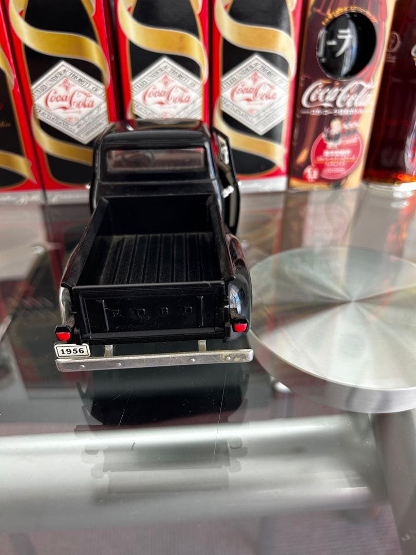 記念コカコーラ　アメ車のミニカーオマケ付き