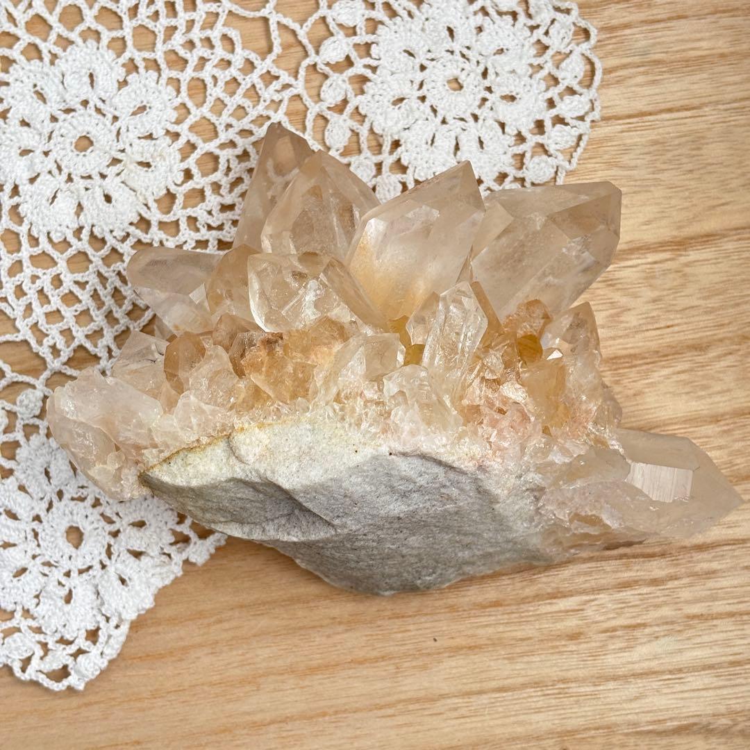 天然石　ポイント大きめ　ヒマラヤ水晶　ピンクなのにオレンジ？