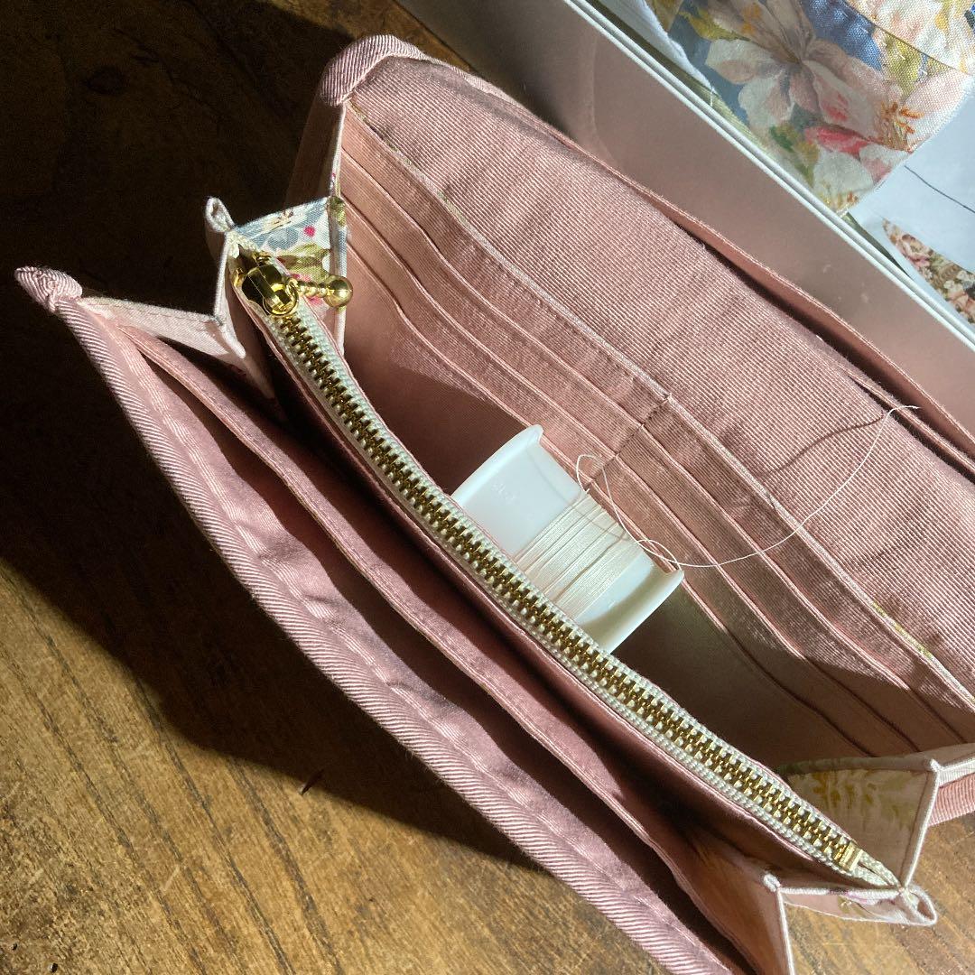 ビクトリアン長財布