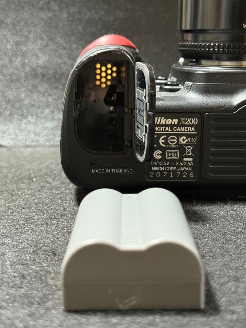 Nikon D200レンズ2個付き