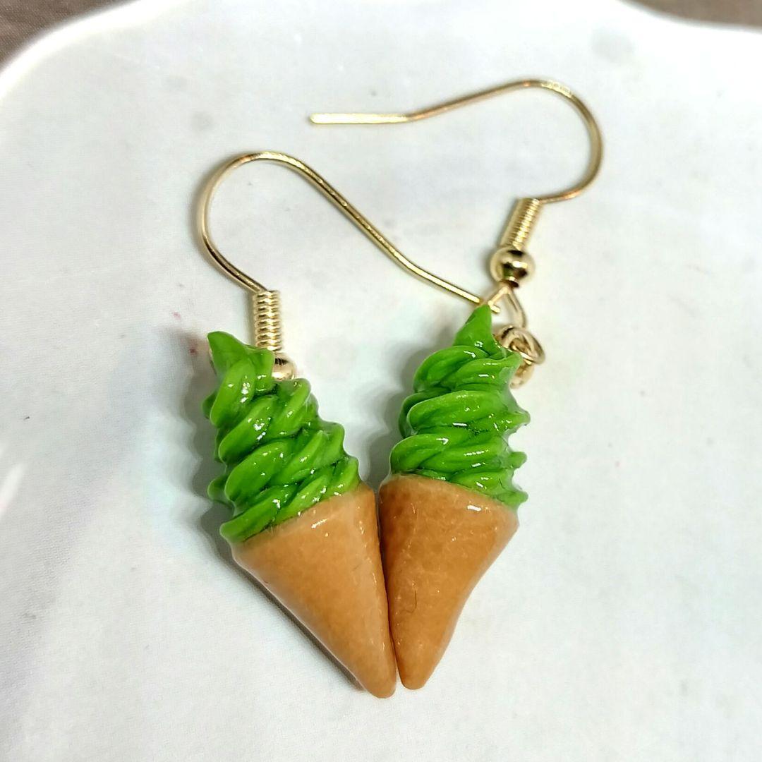 抹茶ソフトクリームピアス