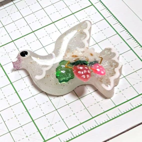 鳩　レジンヘアゴム　お弁当はイチゴ