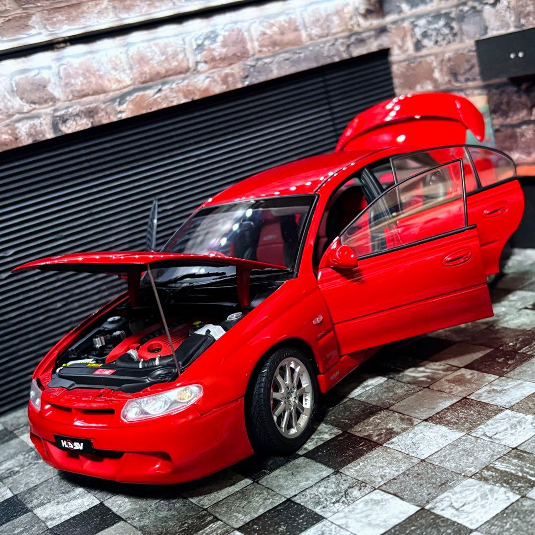 国内未入荷 1/18 AUTOart HSV VT2 GTS 300kw