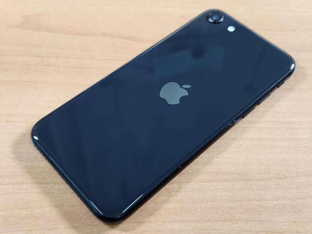 020500C iPhone SE A2296 64GB 最大容量88%