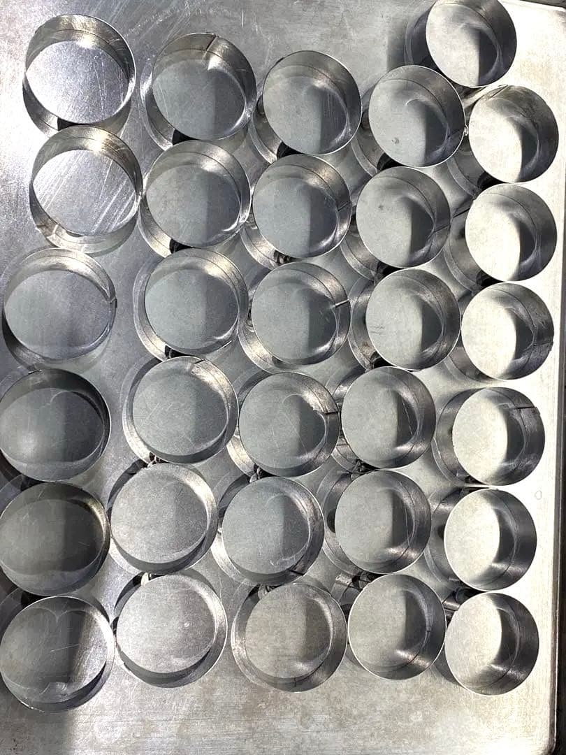 【美品・送料込み】セルクル ステンレス製　31個セット 直径5cm