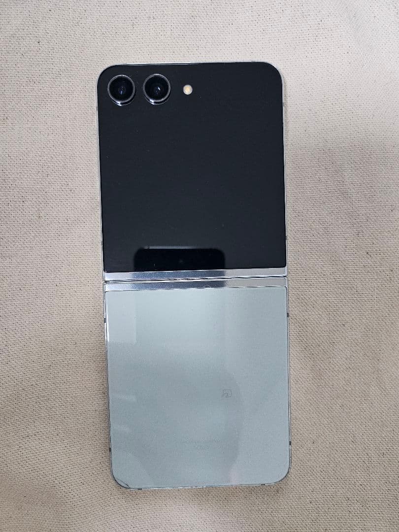【ジャンク】Samsung Galaxy Z Flip5 ミント