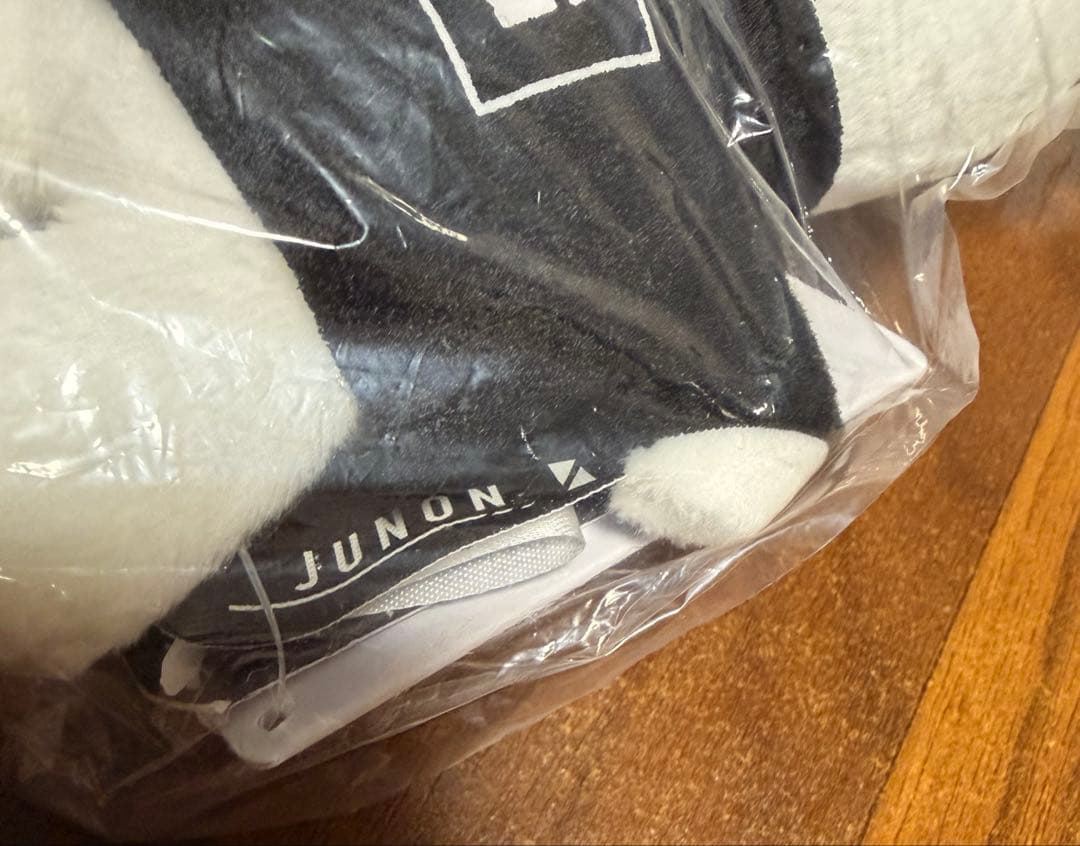 BMSGパーカー　くま　ジュノン　クマ　JUNON