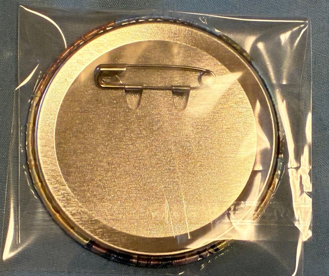 ダンロン　水着　缶バッジ　霧切響子・舞園さやか