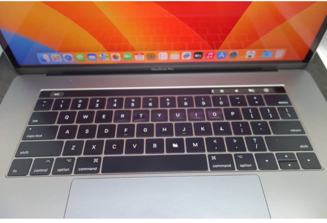 Macbook Pro 2017 i7 15インチ 16gb/256gb