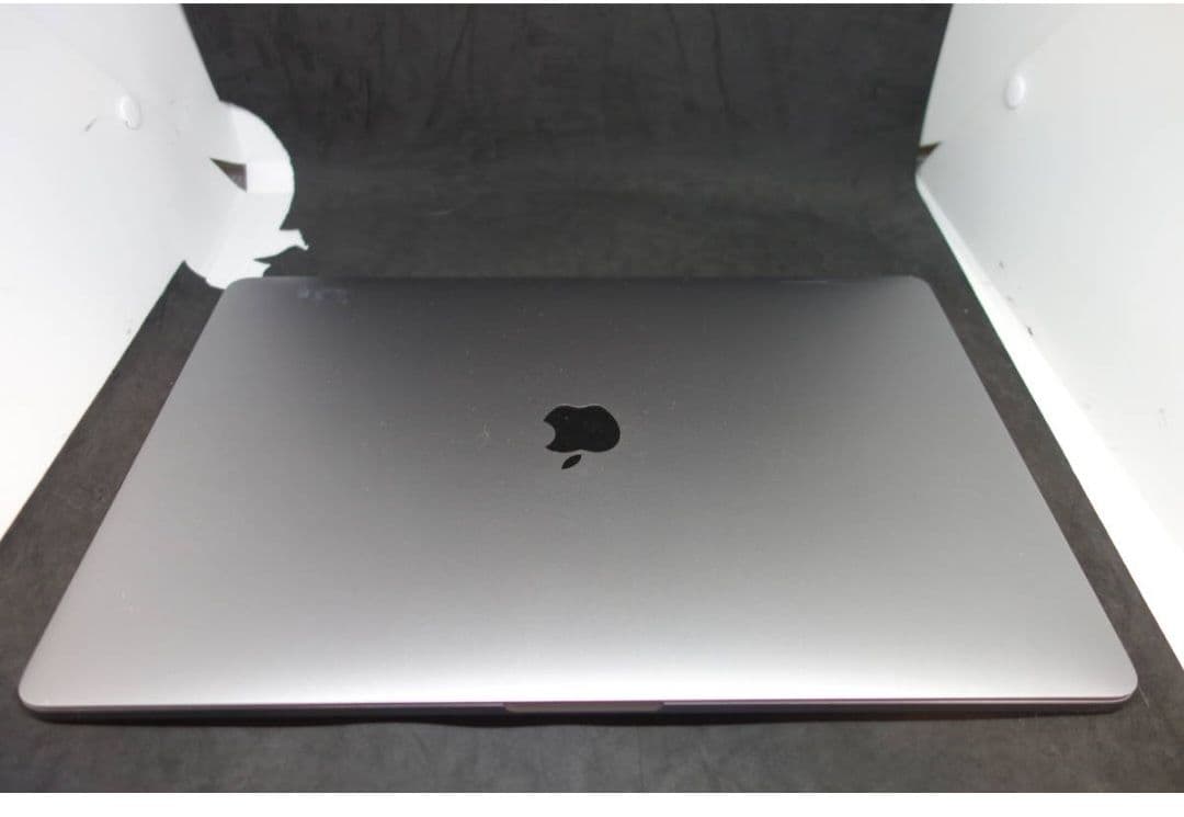 Macbook Pro 2017 i7 15インチ 16gb/256gb