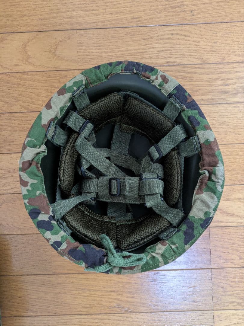 サバゲー装備セット（迷彩ベスト、黒ベスト、ヘルメット、サイホルスター）