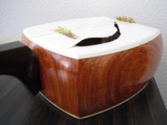 K81 三味線和 楽器 弦楽器 ケース付き