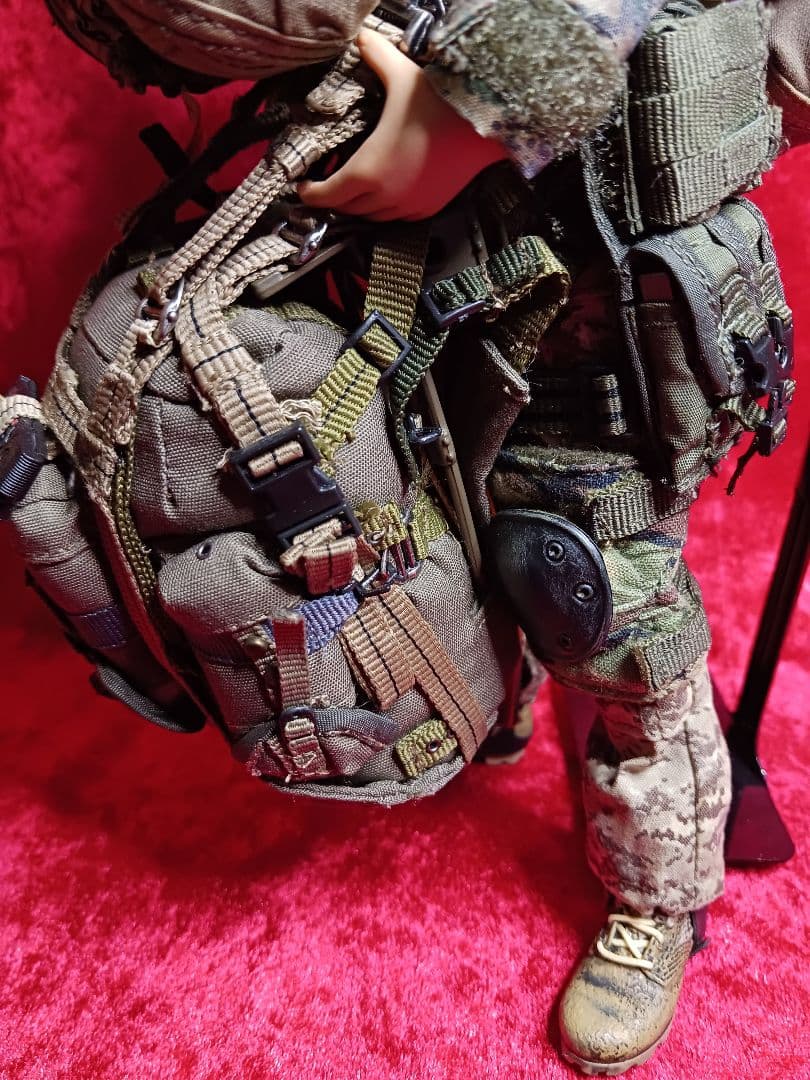 1/6 USMC パラシュター女性兵士(HotToysホットトイズ)