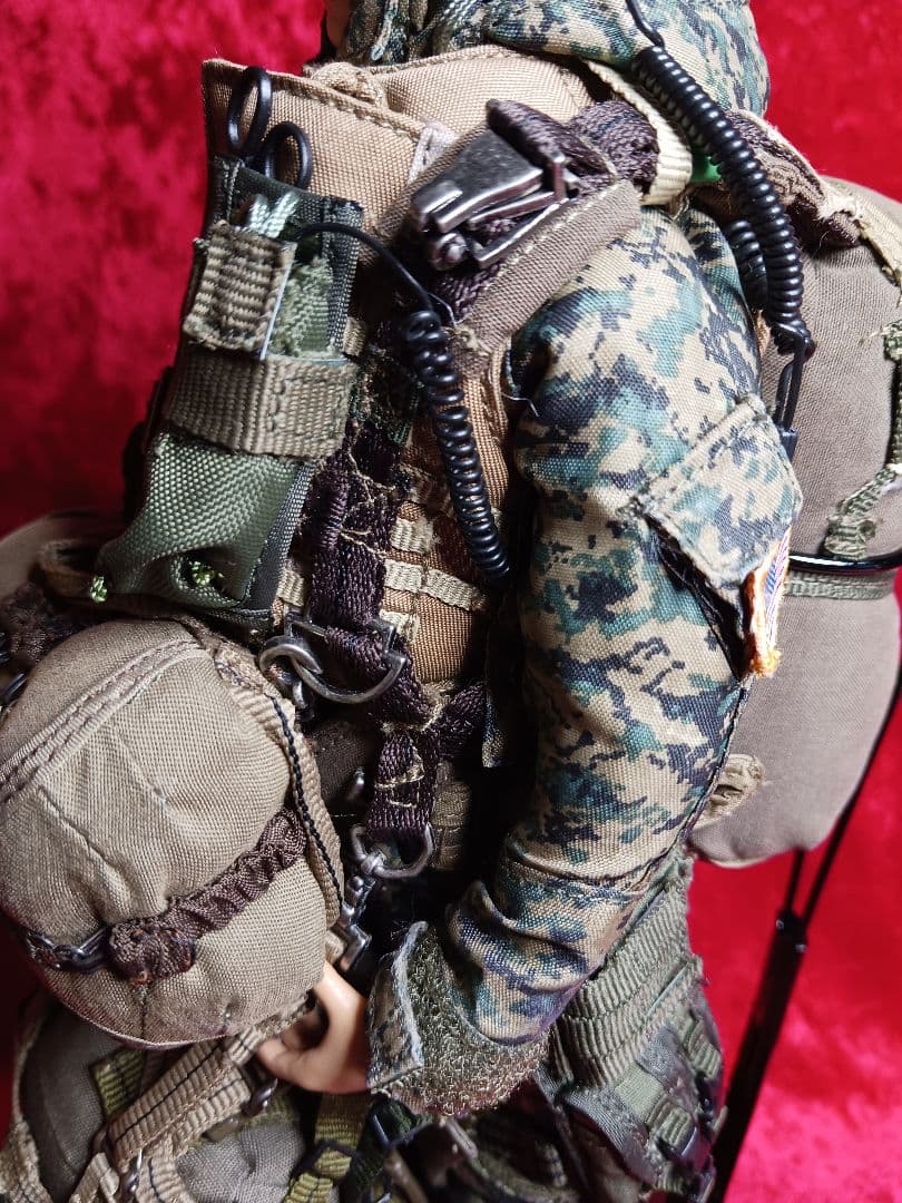 1/6 USMC パラシュター女性兵士(HotToysホットトイズ)