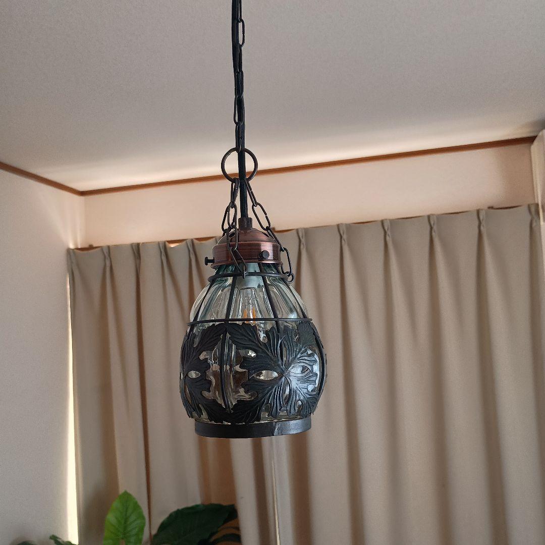 アイアン飾りガラスペンダントライト　１灯　チェーン付　新品LED電球付