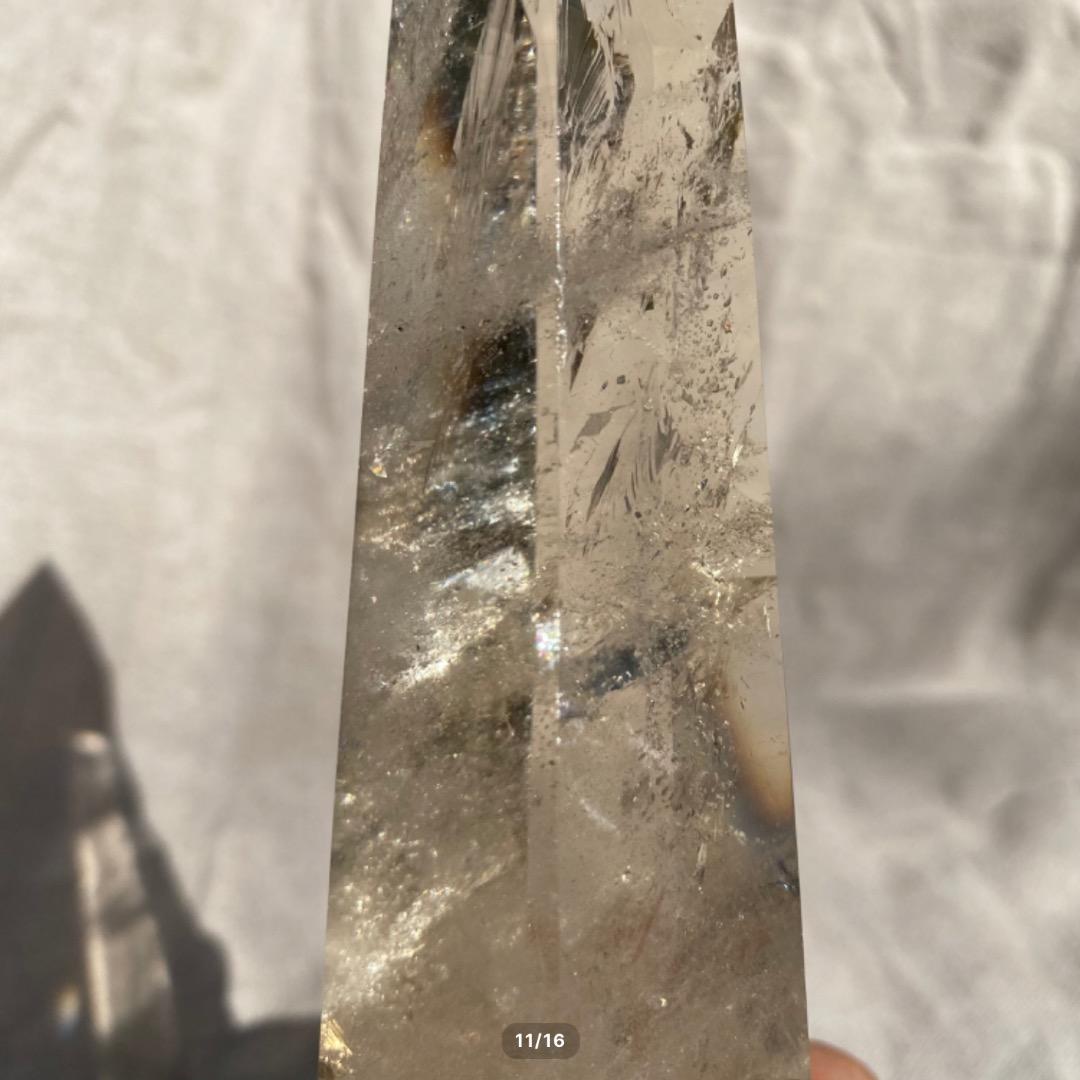 【スモーキークオーツ　タワー　虹入り】