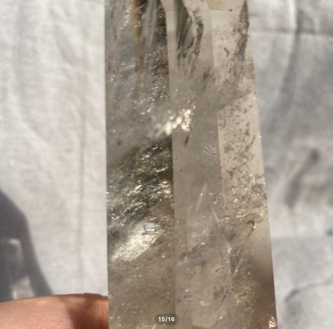 【スモーキークオーツ　タワー　虹入り】