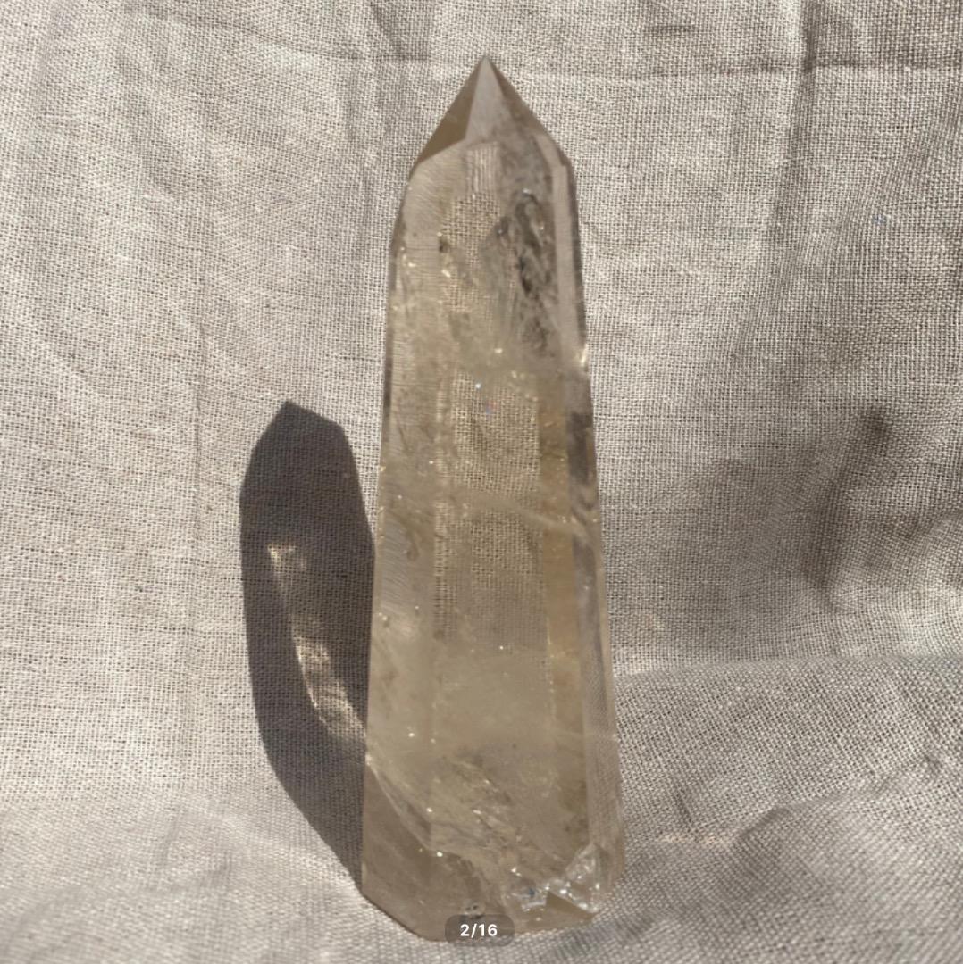 【スモーキークオーツ　タワー　虹入り】