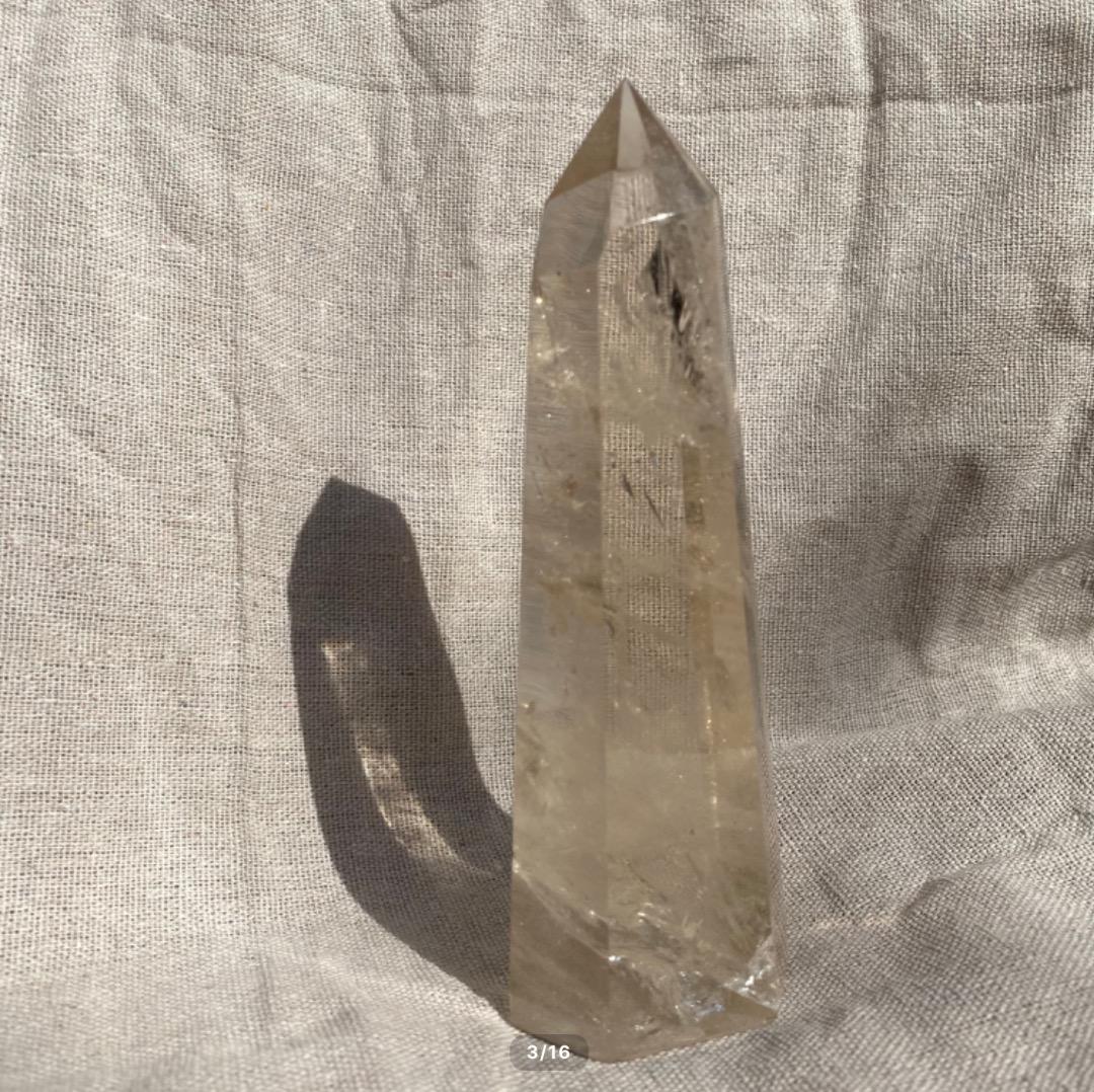 【スモーキークオーツ　タワー　虹入り】