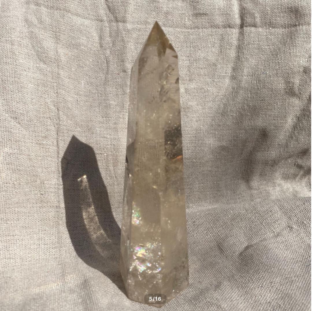 【スモーキークオーツ　タワー　虹入り】