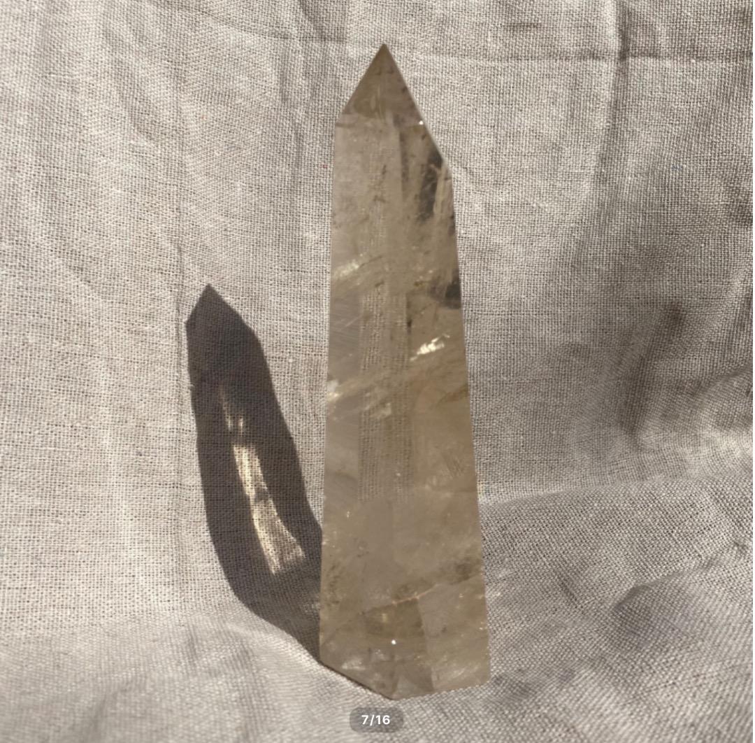 【スモーキークオーツ　タワー　虹入り】