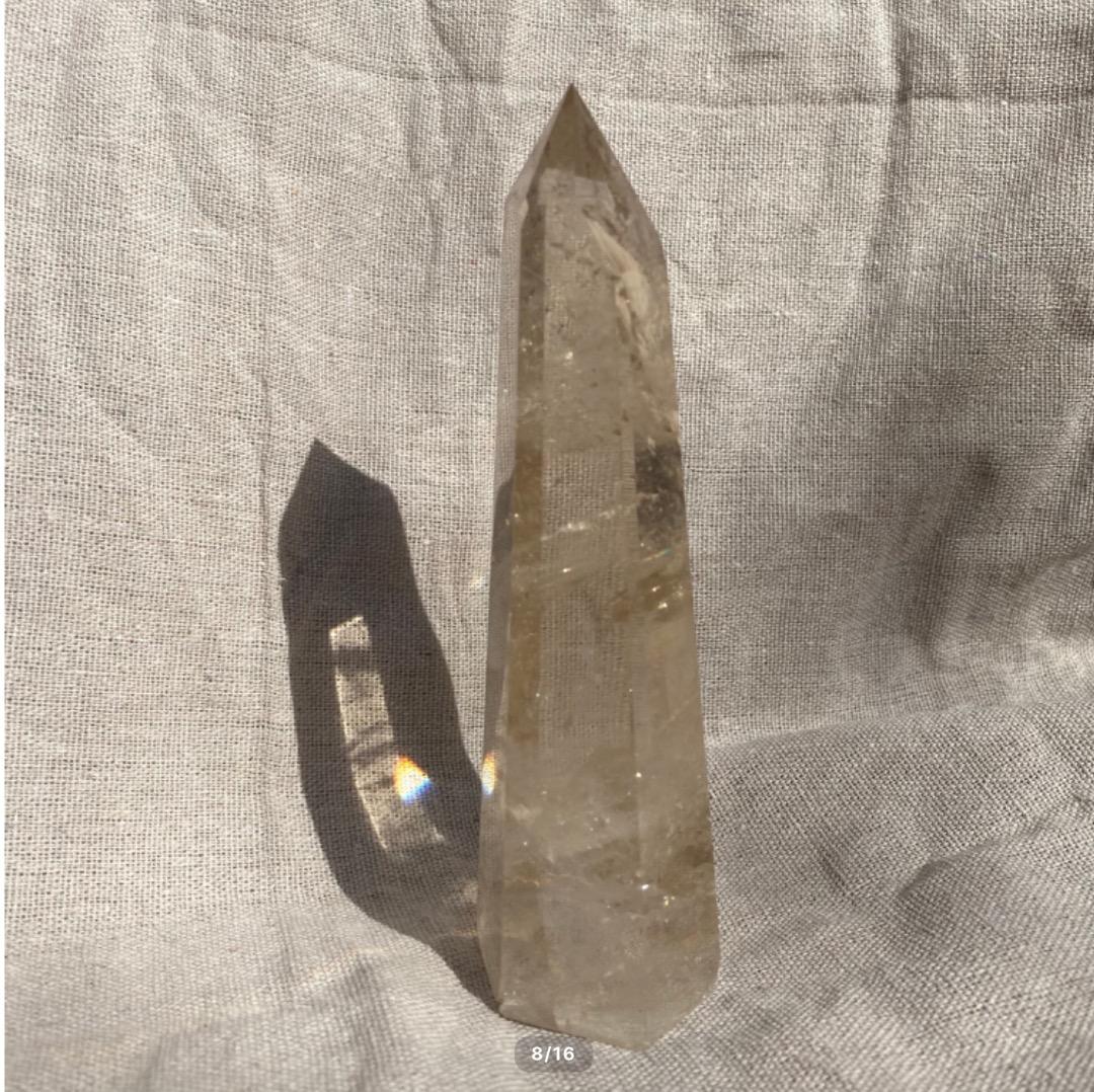 【スモーキークオーツ　タワー　虹入り】