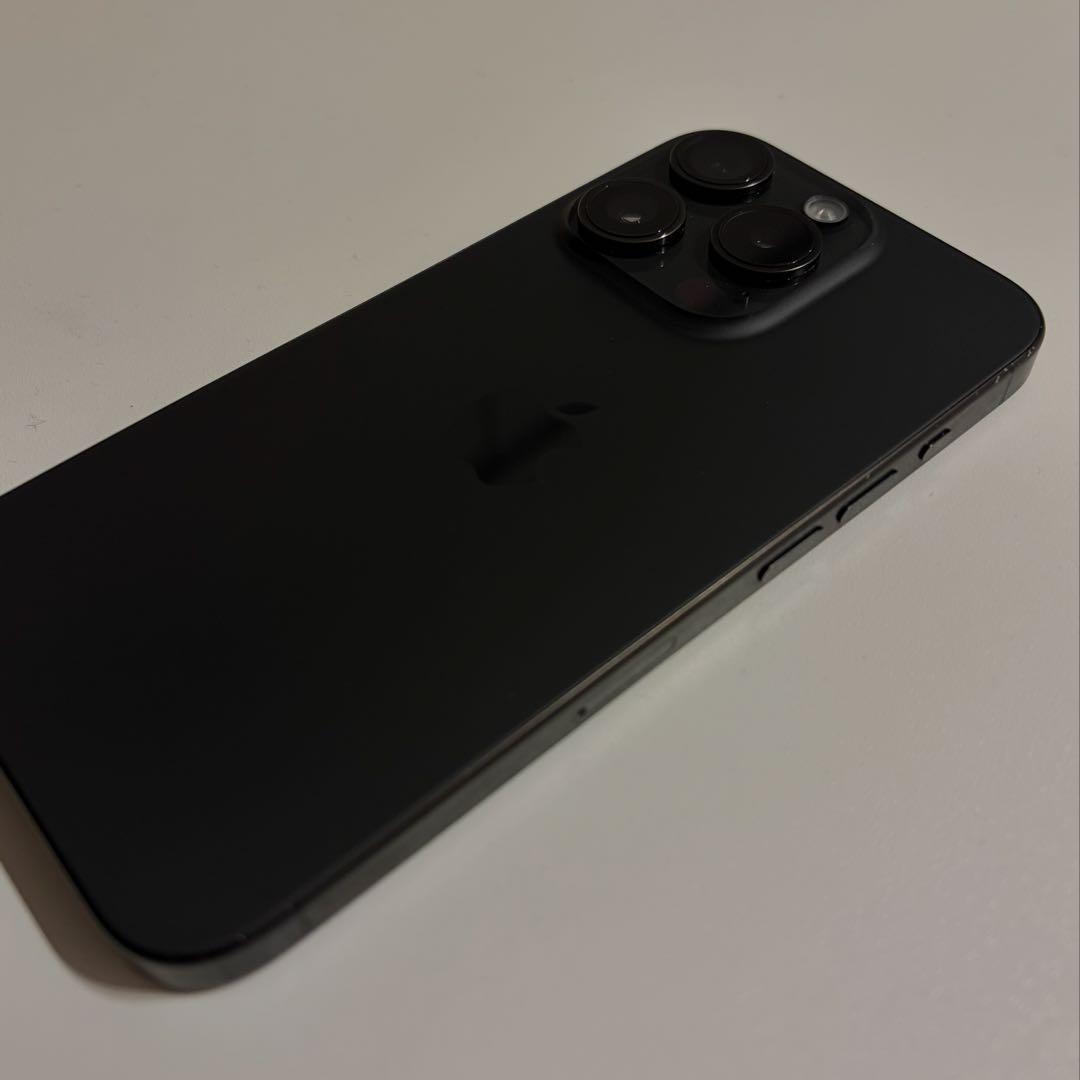 【値下げ！】Apple iPhone 15 Pro 本体 ブラック 美品