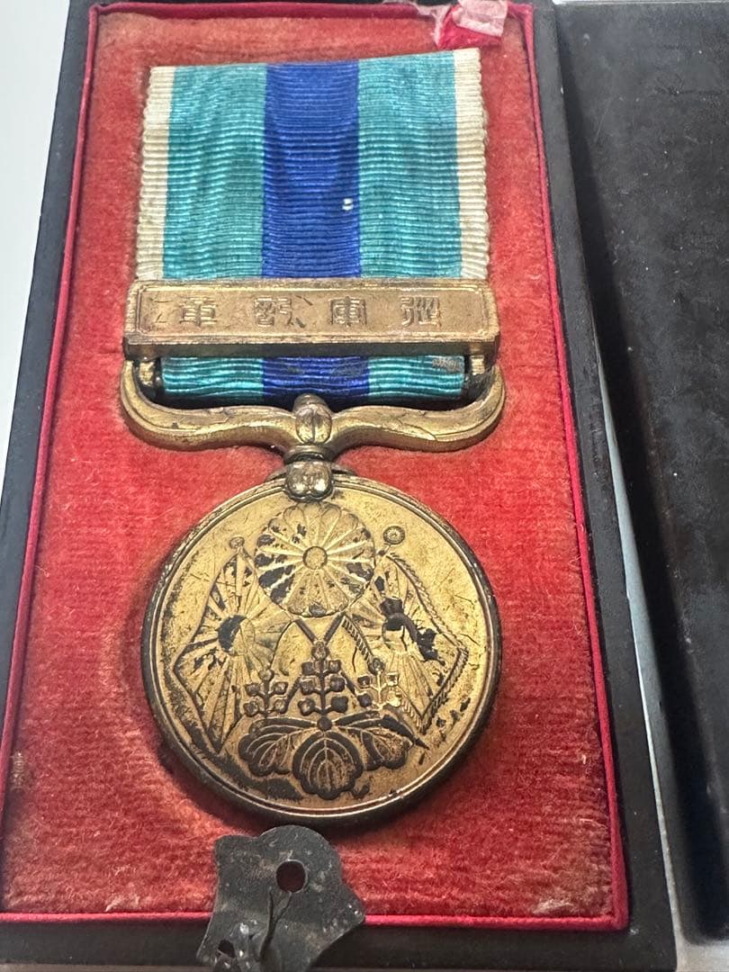 旧家蔵出し品！勲８等・支那事変従軍記章他５個セット