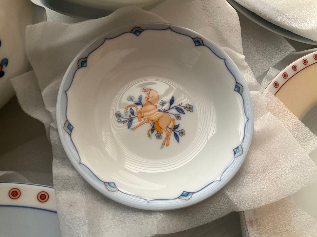 春節　馬　食器17点セット　午年　新年　中国製　景徳鎮産　陶溪川　皿　碗