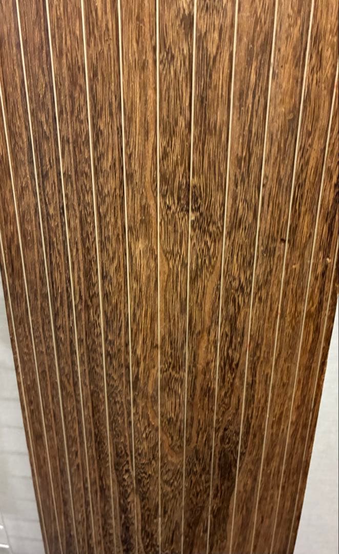 13弦お琴 本桐製の本体から良い音色を響かせます。