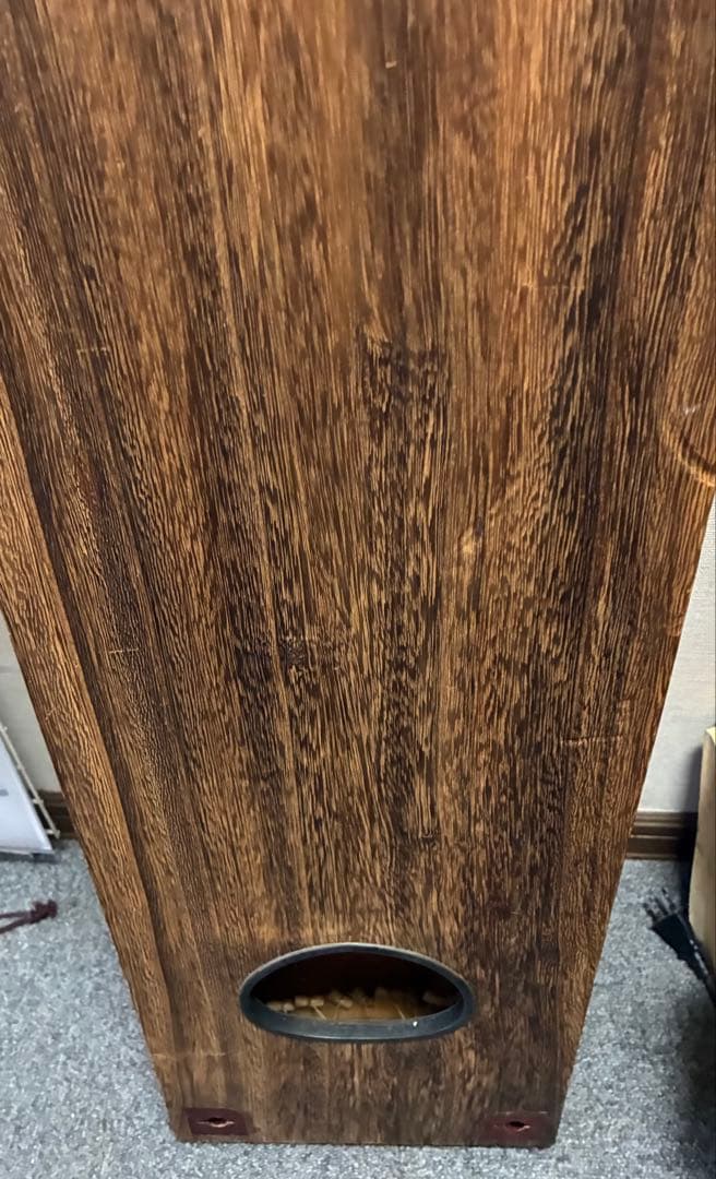 13弦お琴 本桐製の本体から良い音色を響かせます。