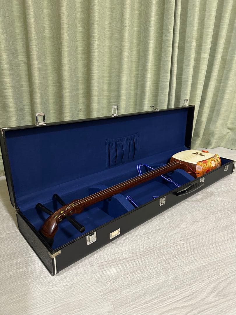 三味線 中棹 花梨棹 ハードケース付 バチ付 和楽器