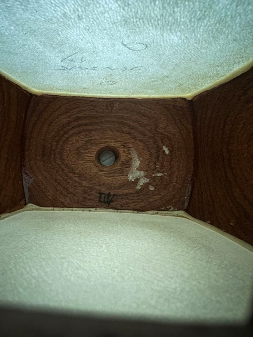 三味線 中棹 花梨棹 ハードケース付 バチ付 和楽器