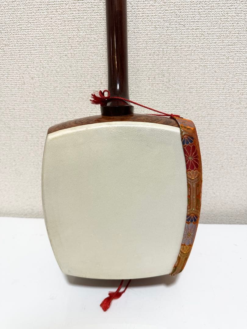 三味線 中棹 花梨棹 ハードケース付 バチ付 和楽器