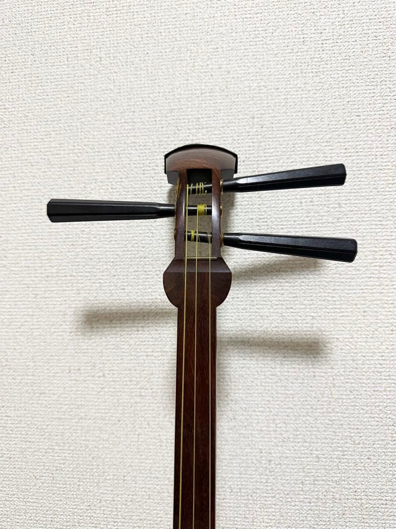三味線 中棹 花梨棹 ハードケース付 バチ付 和楽器