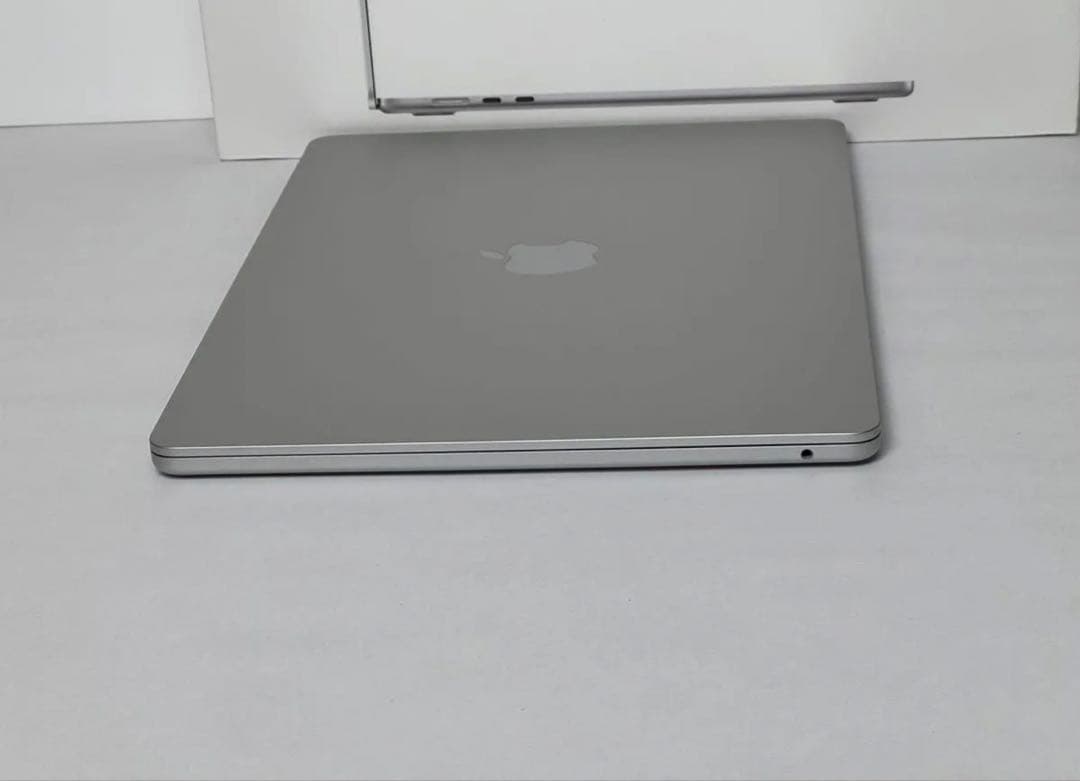 Apple MacBook Air 15インチ M3 シルバー