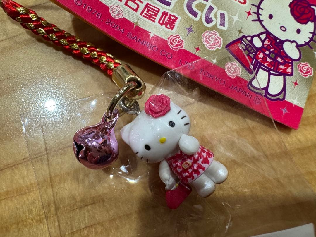 ご当地キティ　名古屋嬢　根付け　ストラップ