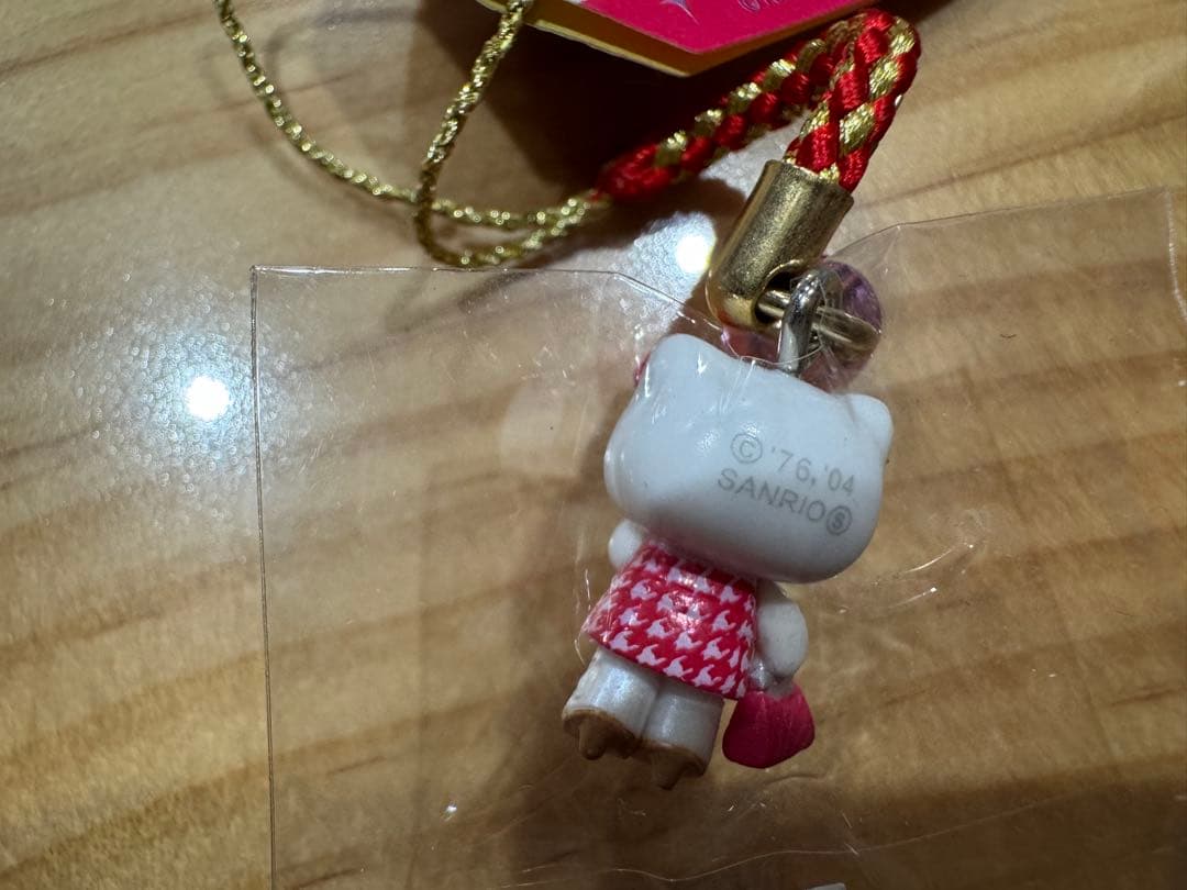 ご当地キティ　名古屋嬢　根付け　ストラップ