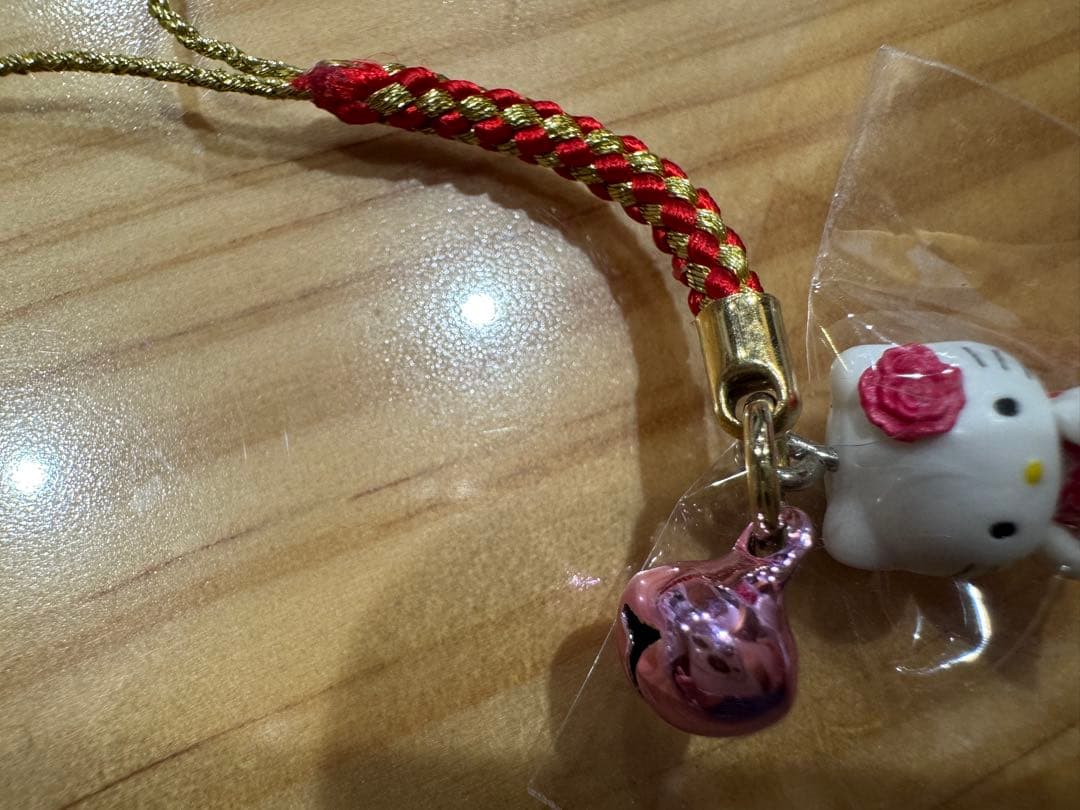 ご当地キティ　名古屋嬢　根付け　ストラップ